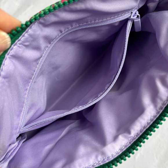 Vera Bradley Disney Original Hipster Mickey Mouse Kaleidoscope Lavender Like New - Picture 11 of 16